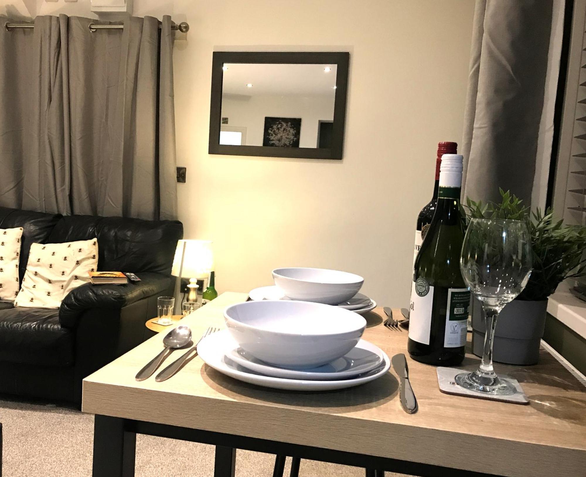 Contemporary 1 Bed Studio For Comfy Stay In Wigan Eksteriør billede